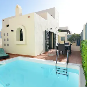 https://villa-olympia-lovely-close-to-town-and-beaches-with.in-canary-islands.com